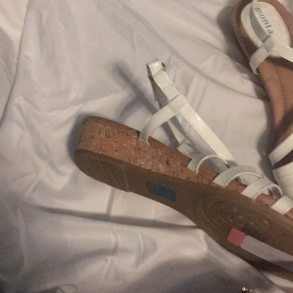 Never worn - Picture 2 of 4